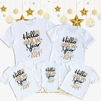 Olá Ano Novo 2024Family Roupa Combinando a Festa de Ano Novo Look T-shirt Pai Mãe Criança Baby Look Tshirt Férias de Inverno Tops