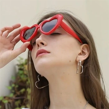 Retro Coração em Forma de Óculos de sol das Mulheres da Moda Amor Óculos Tons Feminino Cor dos Doces da Festa de Óculos de Sol UV400