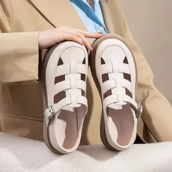 Dedo do pé fechado Sandálias Sapatos Pretos para as Mulheres Med 2023 Verão Respirável Bege Médio de Moda de Nova Televisão Conforto Meninas Fora Fivela S